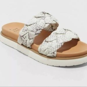 A NEW DAY • SANDALS 🌸